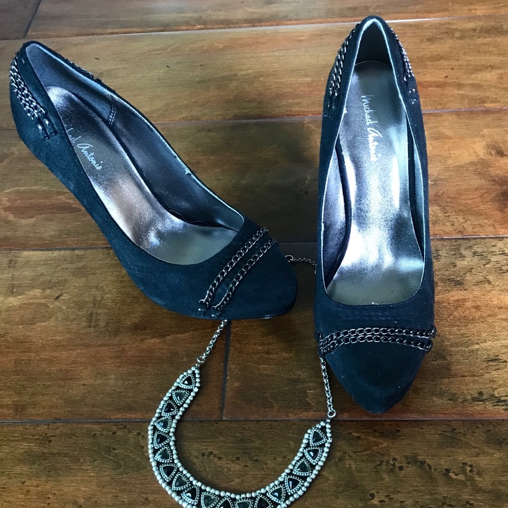 Barely Worn Black Pumps with Chain Detail - 9